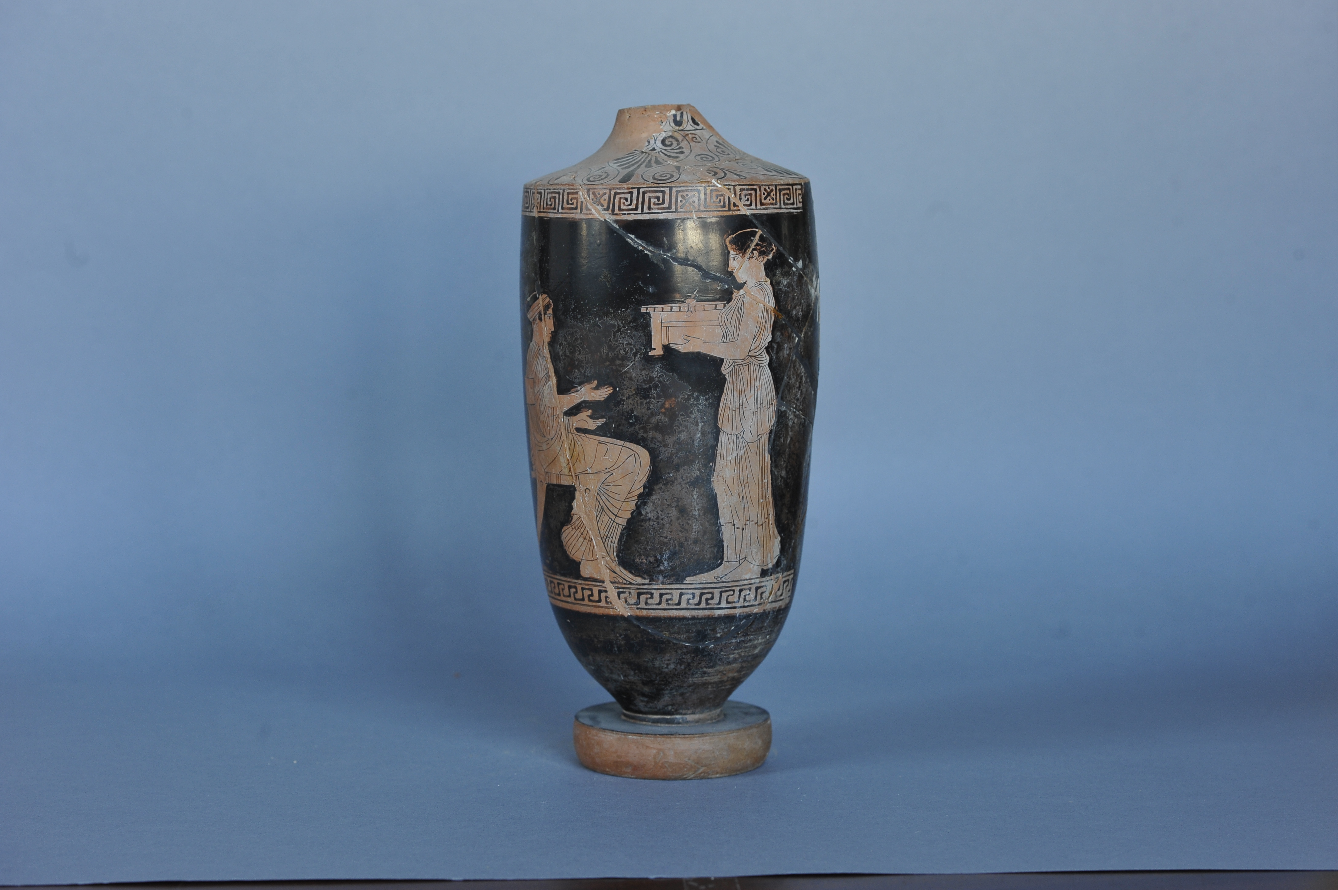 Lekythos attica a figure rosse, V sec. a.C.