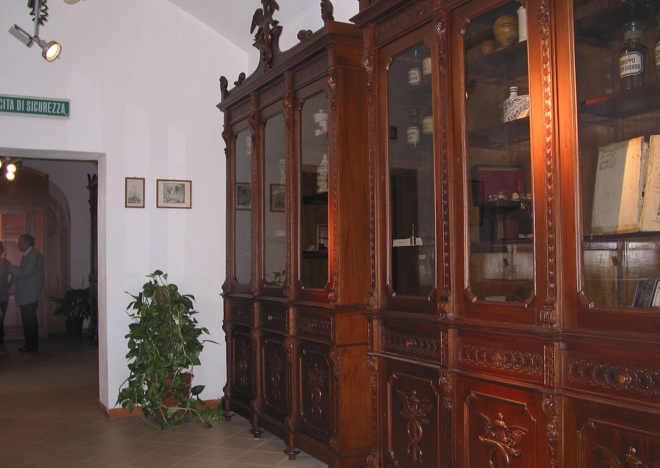 Vetrine Farmacia Imbesi, A. 1880-90