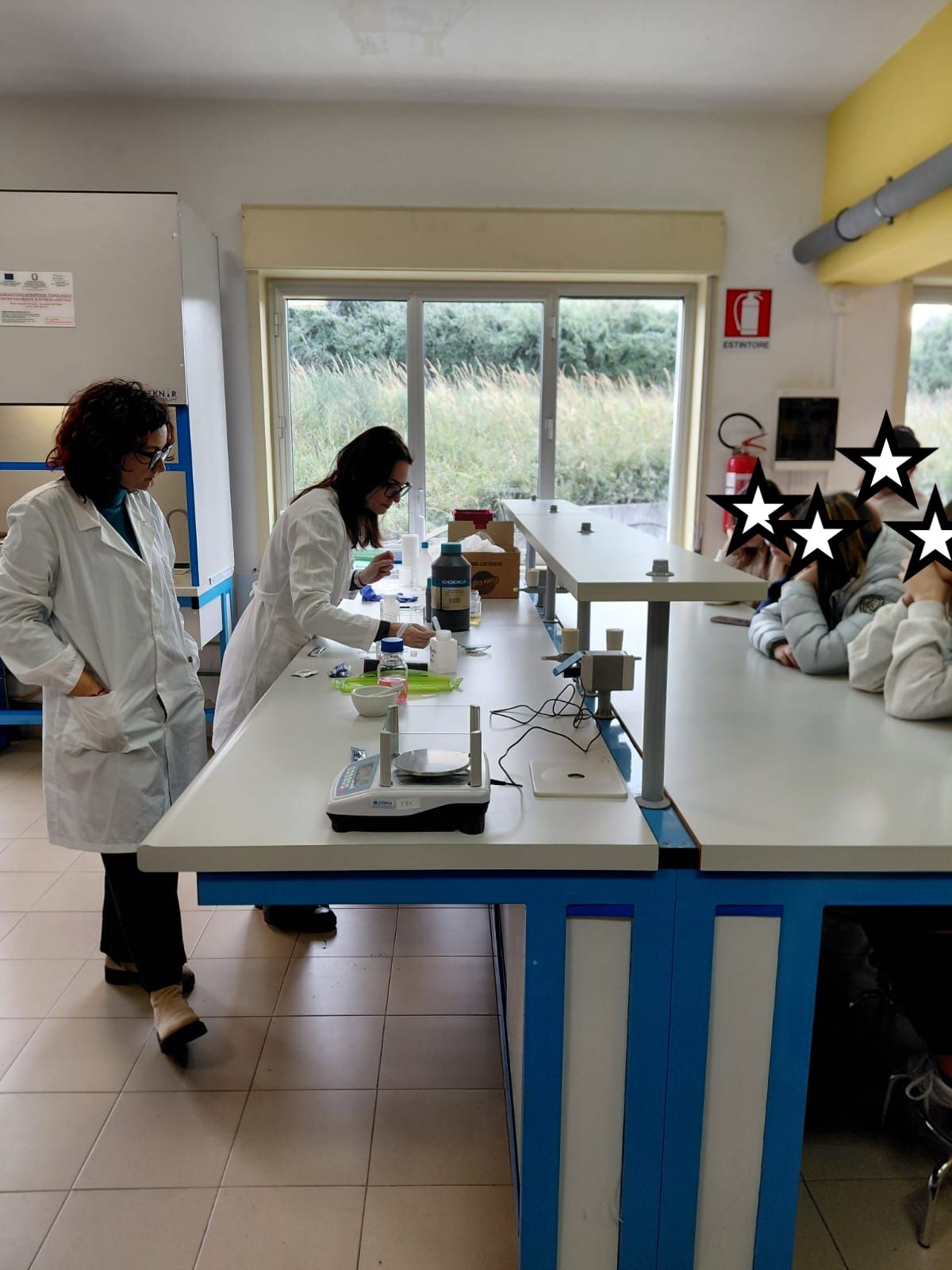 G. Galilei di Spadafora giorno 5 Febbraio.  Seminario: Frontiere della Chimica Moderna, sfide ed opportunità per il futuro  Laboratorio: Lab-to-Life: Il percorso della Chimica dal laboratorio al mondo reale.