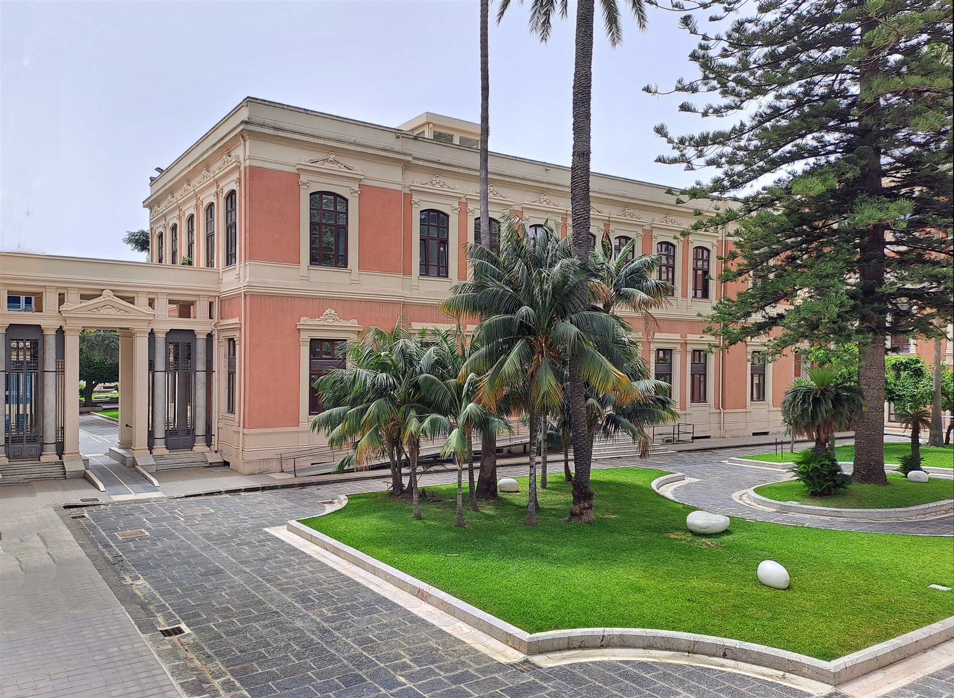 Il Cortile "Lorena Quaranta e Sara Campanella"