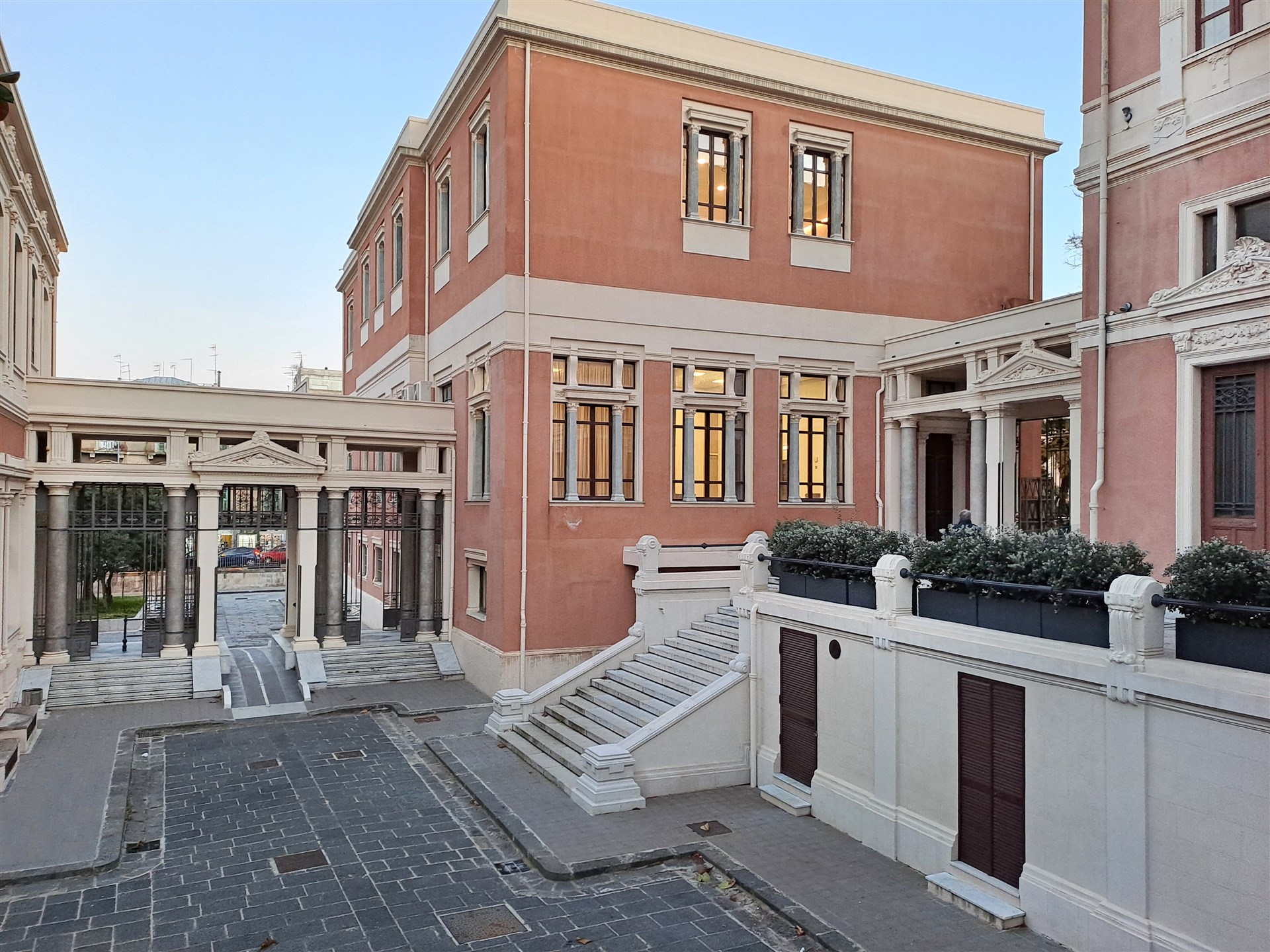 Il Cortile "Lorena Quaranta e Sara Campanella"