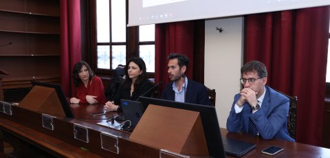Tavolo relatori